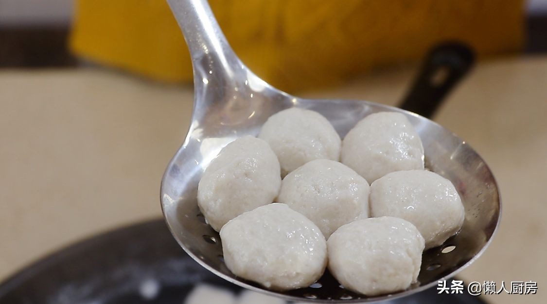 天冷了，我家隔天就用这鱼做鱼丸，每个鱼圆下锅都漂浮，别不会吃