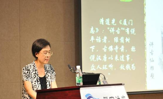 让高考语文变难，北大教授被陕师大教授质疑，你自己能背完吗