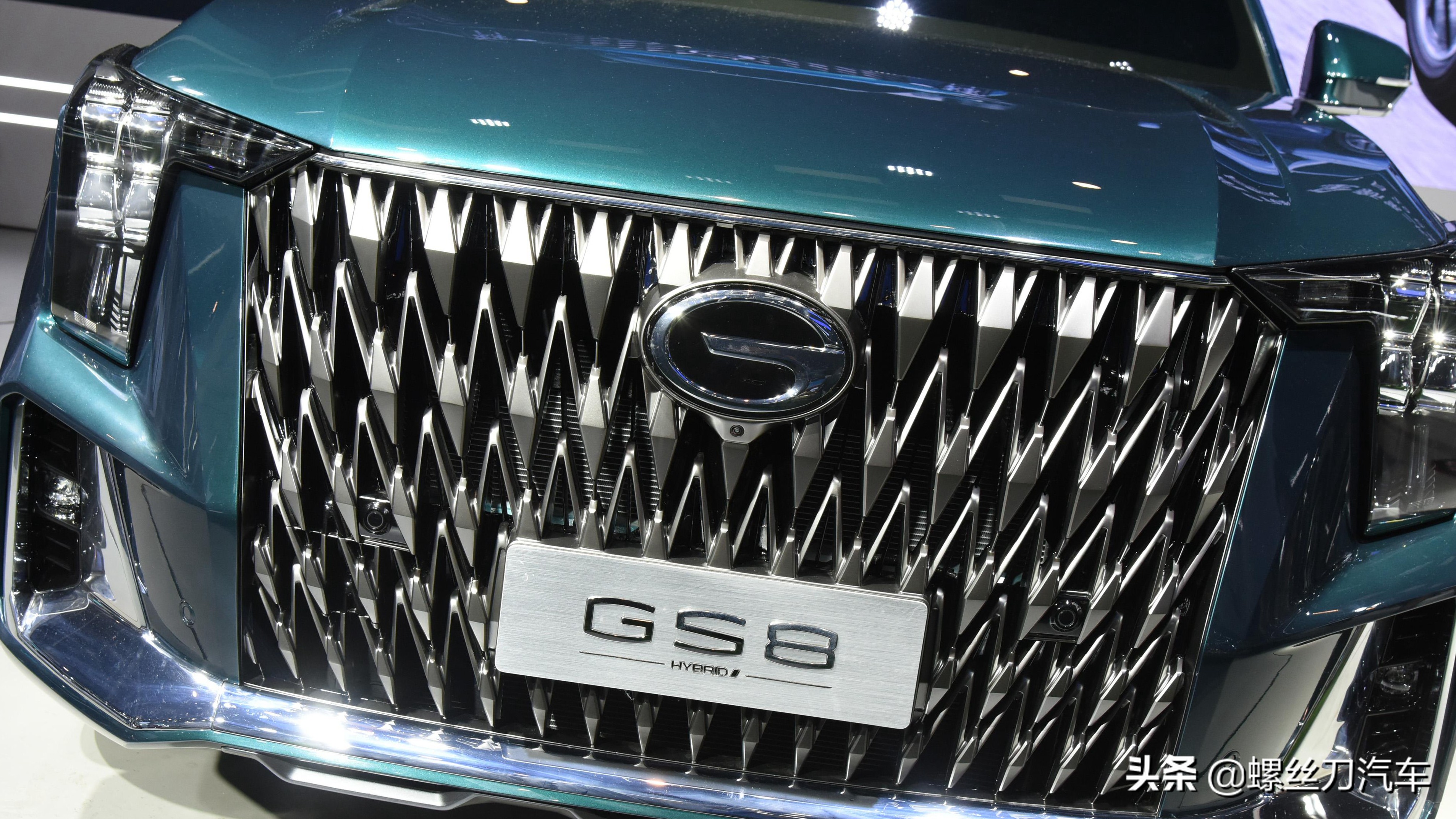 能和汉兰达媲美的中国SUV？传祺GS8预售：18.88万元起
