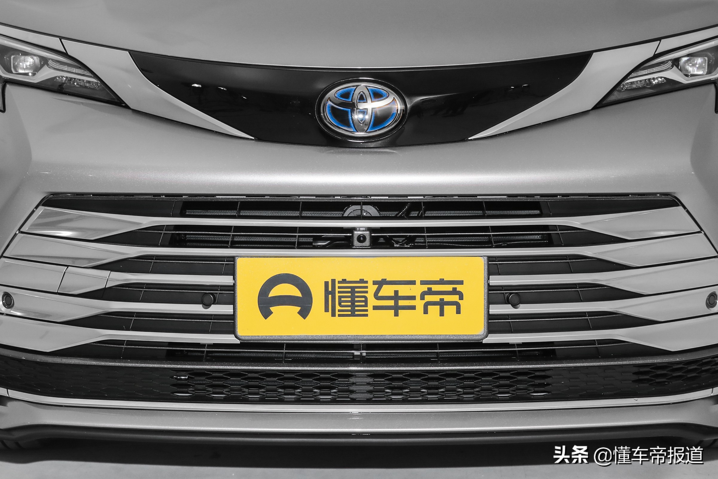 新车｜GL8地位不保，奶爸辣妈不容错过！广汽丰田赛那实拍解析