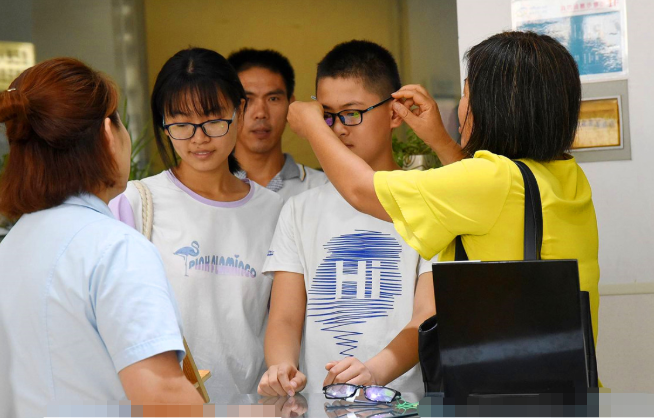 对“视力”有明确要求的专业，近视眼不能报考，2022届考生要知道