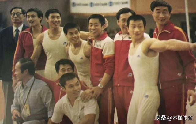 李宁的成长故事：8岁遇青梅，19岁夺6金，27岁入商海，30岁结连理