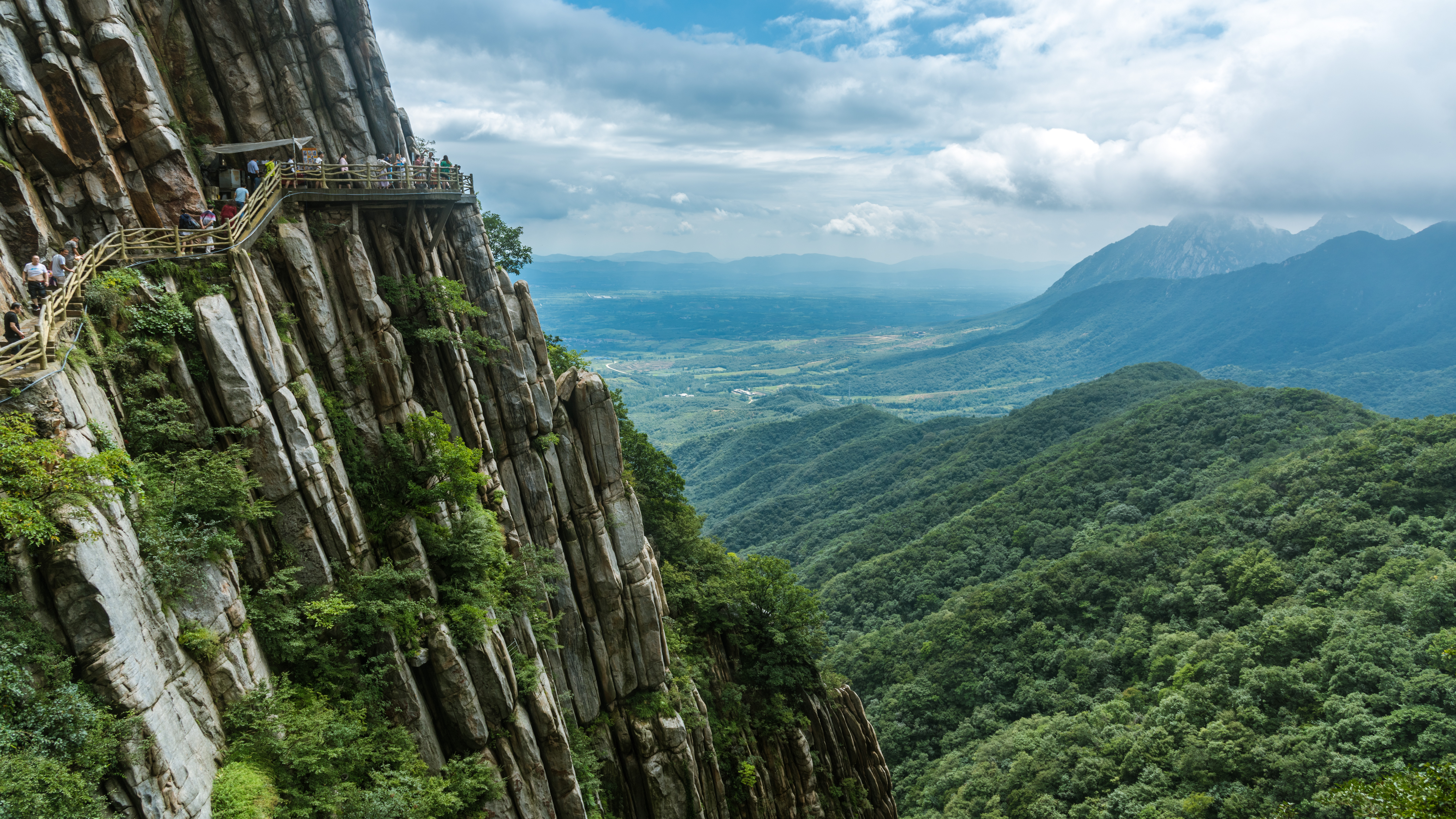 元好问在嵩山时的诗文交游