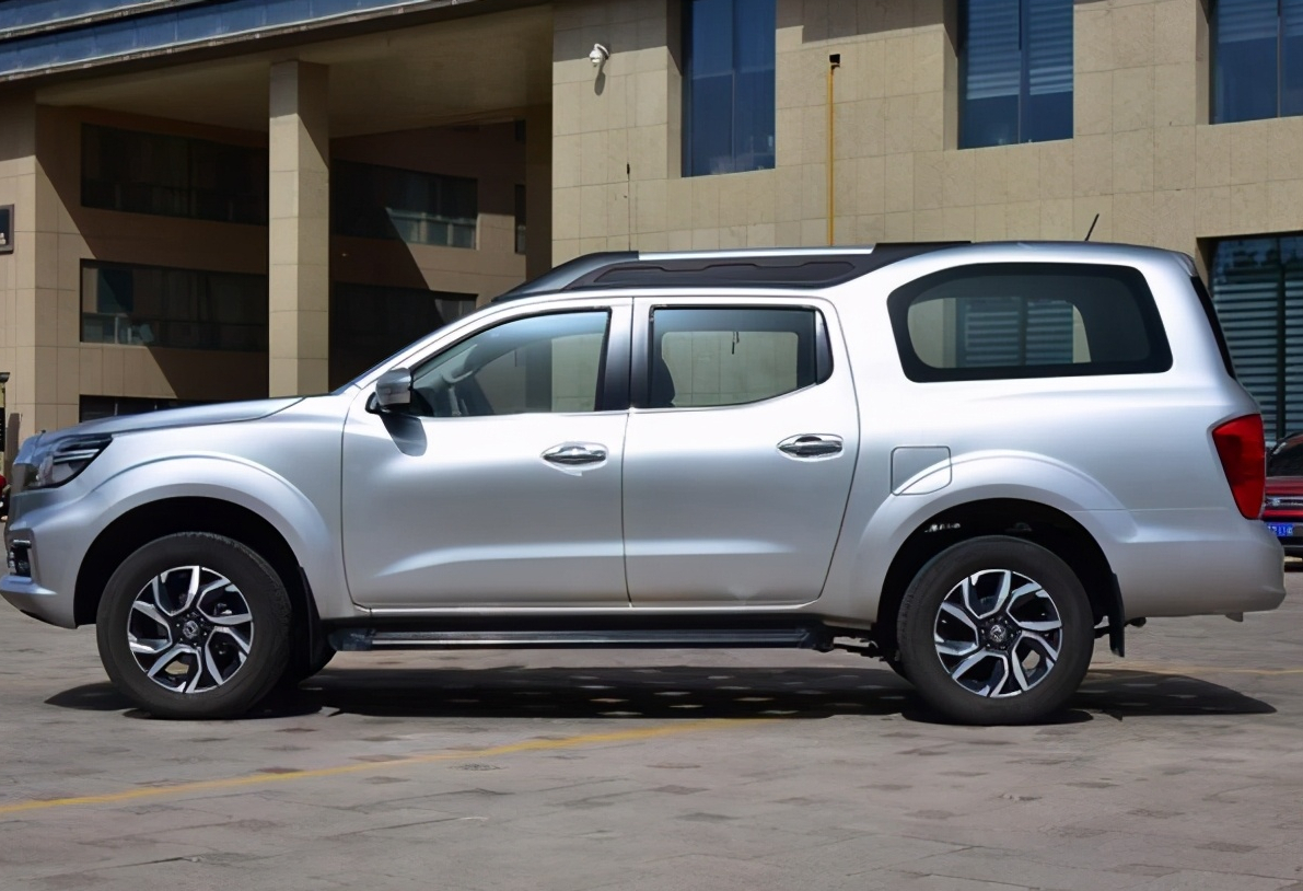 日产帕拉丁2020款(车长5米3外观硬朗,拉货越野两不误)_【读车号】