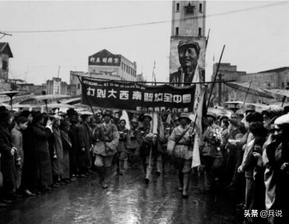 女儿劝傅作义起义，北平城门已开，蒋军四大秘书，个个地下党