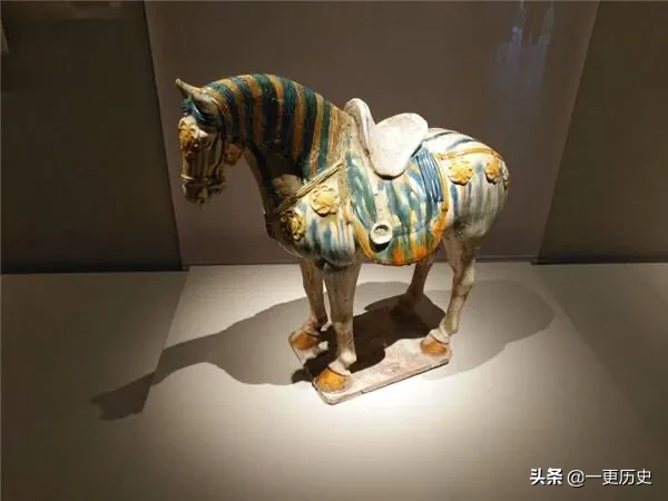 中国陶器的鼎盛,细说唐三彩的文化价值
