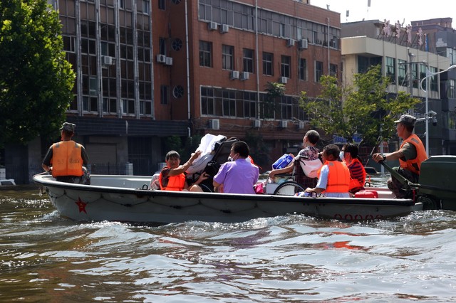 新高一分班考试｜“河南水灾”作文《我和这场暴风雨的亲密接触》