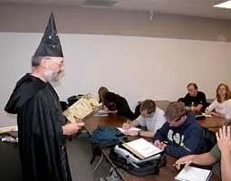 上课就是刷TikTok？这些奇葩有趣的选修课，抢起来