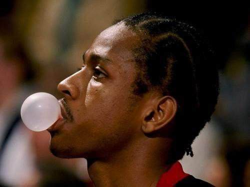 打nba為什么喜歡吃口香糖（為什么現在nba球員不嚼口香糖了？）