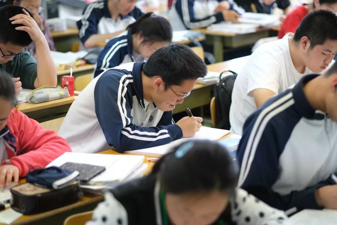 高考倒计时100天！一切皆有可能，想“逆袭”，100天足矣