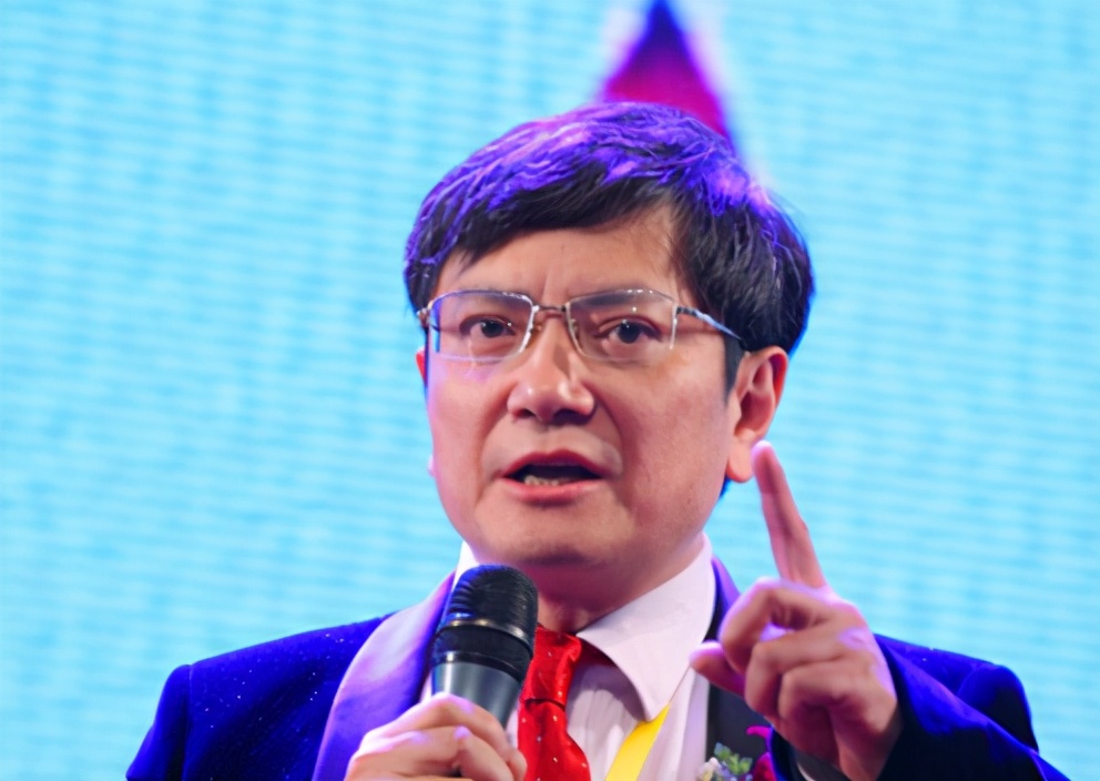 “愤青教授”郑强：毁誉参半的贵州大学校长