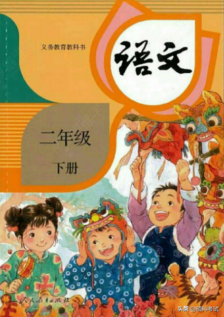 荷花真美啊，粉红的花瓣在阳光下闪闪发光。