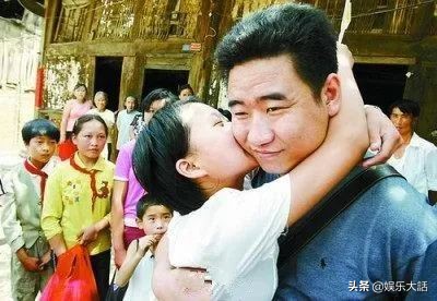 悲情的丛飞：36岁患癌，妻子被飞石砸中身亡，好人没好报