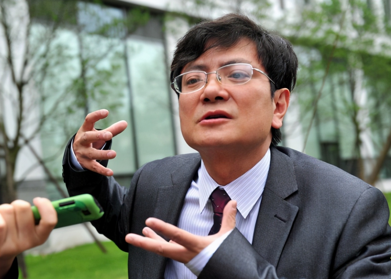 “愤青教授”郑强：毁誉参半的贵州大学校长