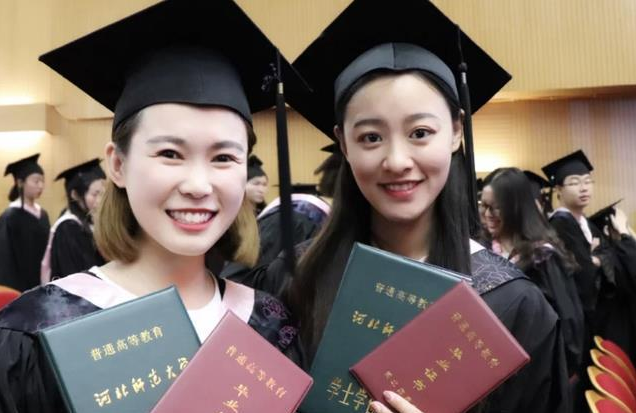 女生报考比较吃香的专业，将来发展前景好，有女儿的家长可以考虑