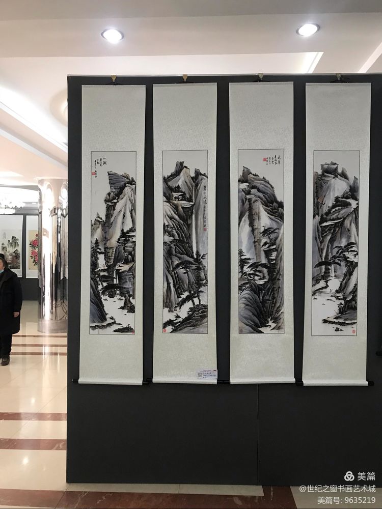 本市热点：抚顺第二届女子书画展拉开帷幕