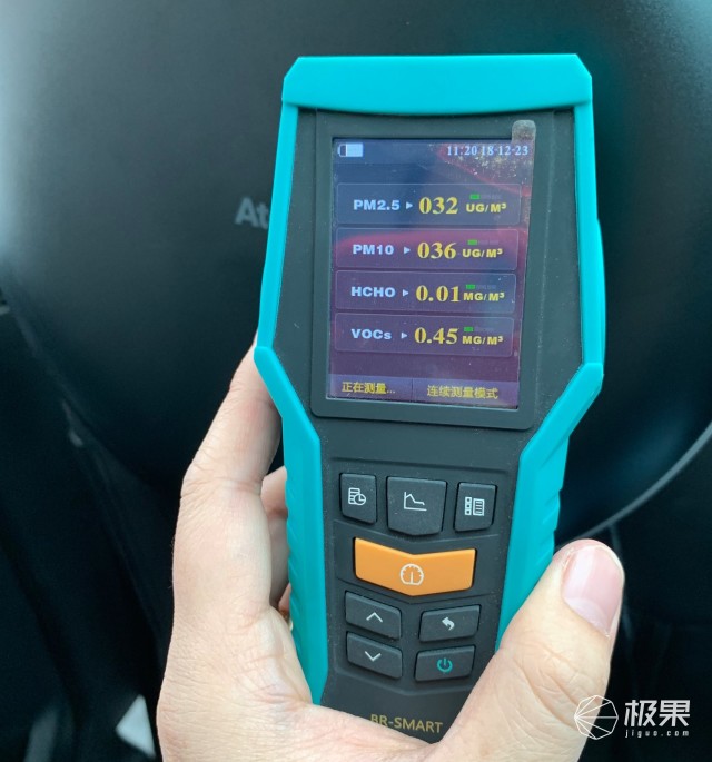 IQAir Atem车载空气净化器体验：开车出门，用它把洁净空气带走！