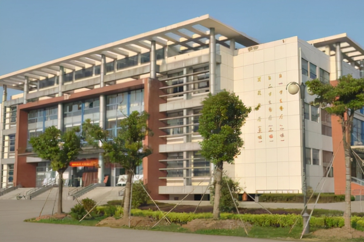 江苏这所大学“停办”，将成为南大分校，在校生称：毕业证咋办？