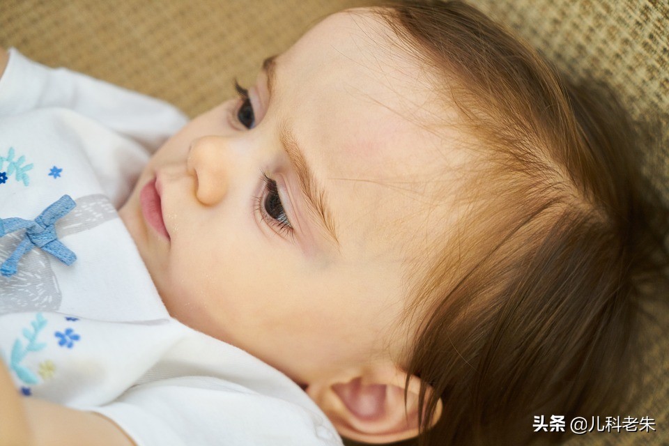 孩子夜间剧烈咳嗽怎么办？详解小儿过敏性咳嗽的原因和处理方法