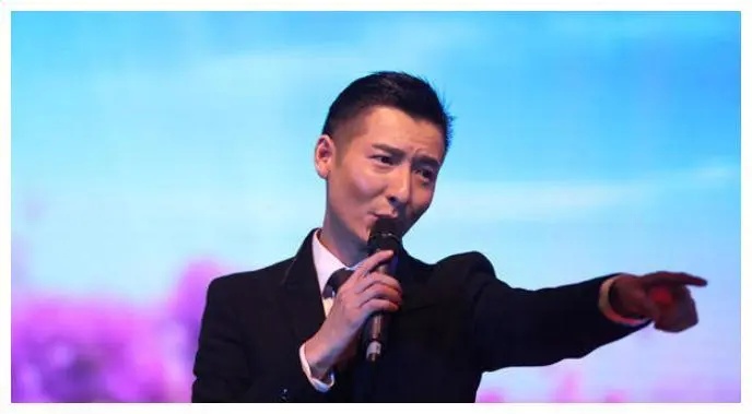 山寨版刘德华：靠模仿签约央视，排场大过正牌，出场费吓人