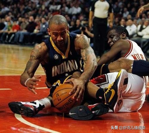 nba哪些人是发小(NBA联盟十对发小球员：优秀的人相互吸引，难以想象他们一起长大)