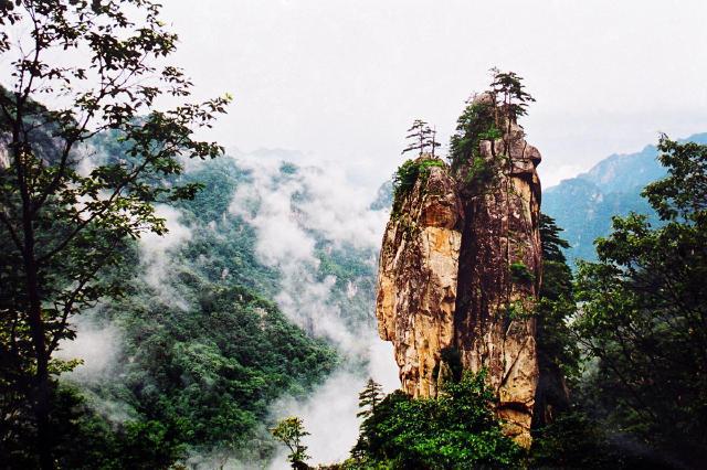 盘点一生必去的河南10大名山，徒步登山，你攀登过几座？