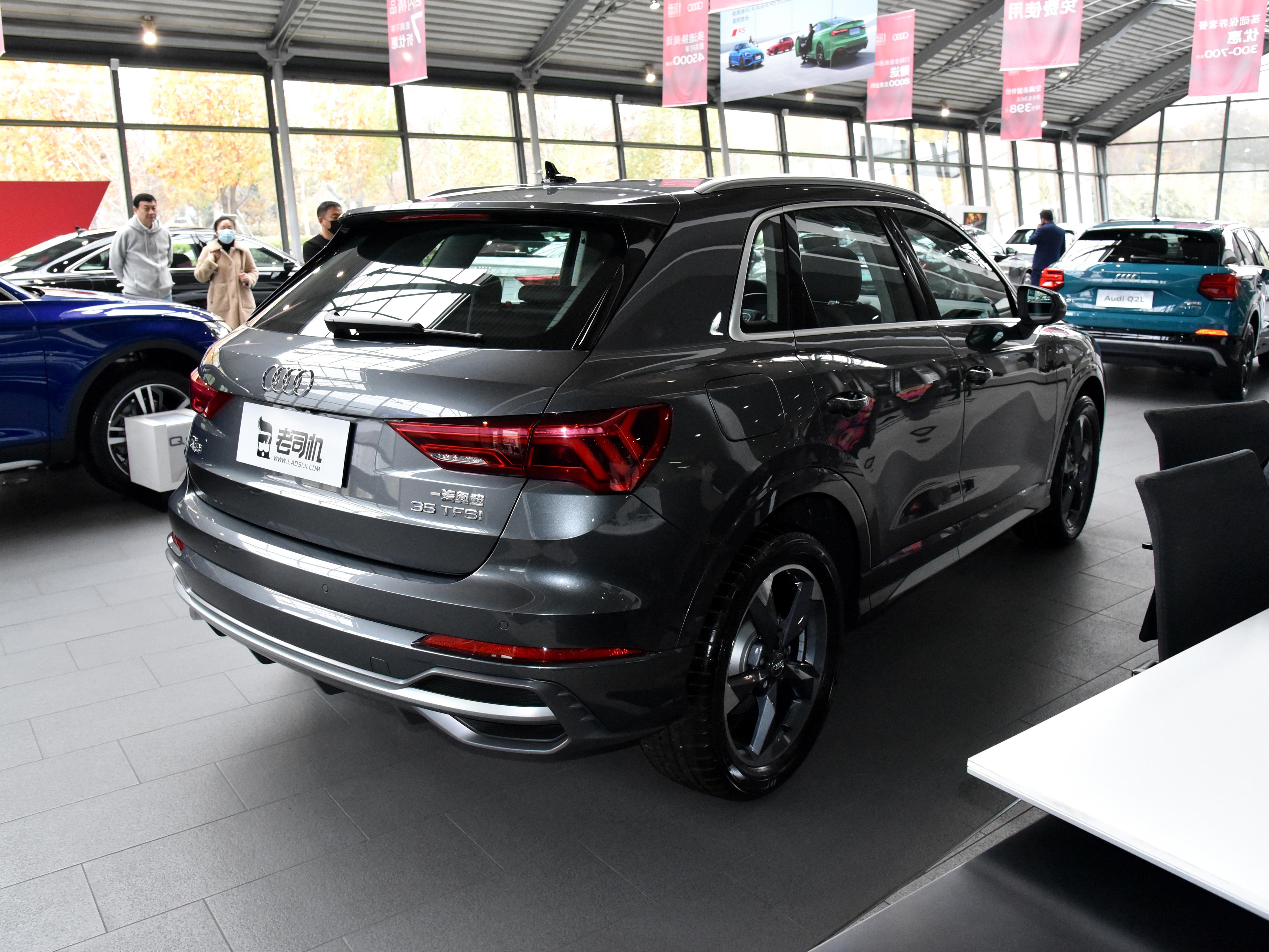 入门级豪华SUV选谁好？奥迪Q3有颜有趣，百公里油耗6.7L