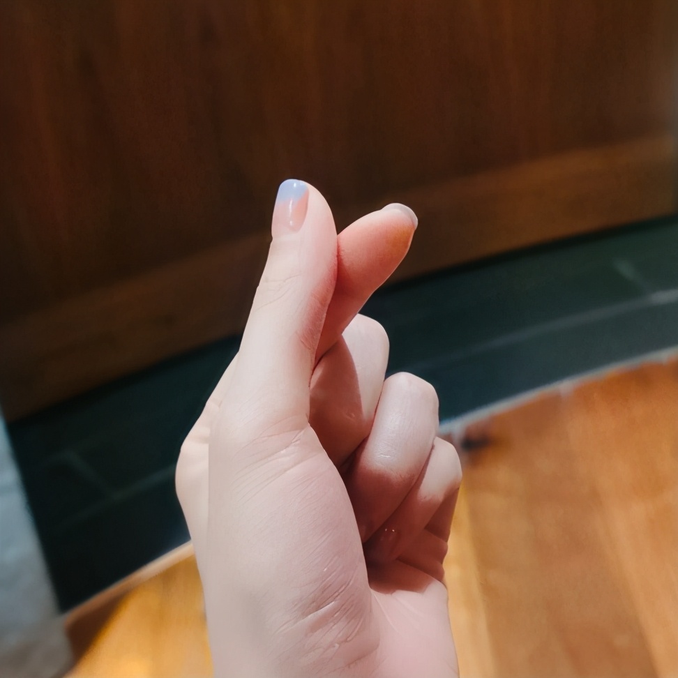 李溪芮和熊梓淇生日比心送祝福,女方被爆是双性恋?