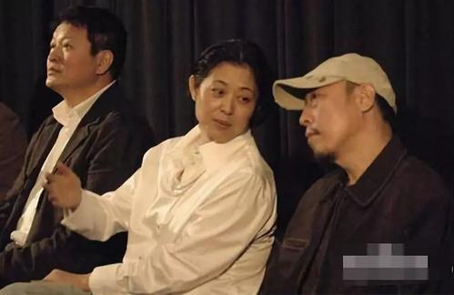 倪大红是倪萍的表妹夫,而倪大红和倪炜的女儿名叫倪妮,而非演员