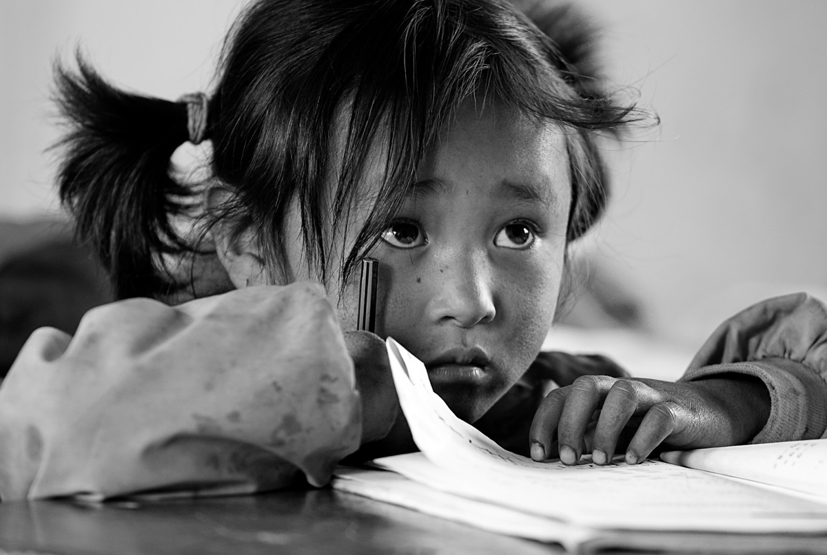 人口与教育：文盲率低、青少年占比增加、大学生2.18亿人的解读