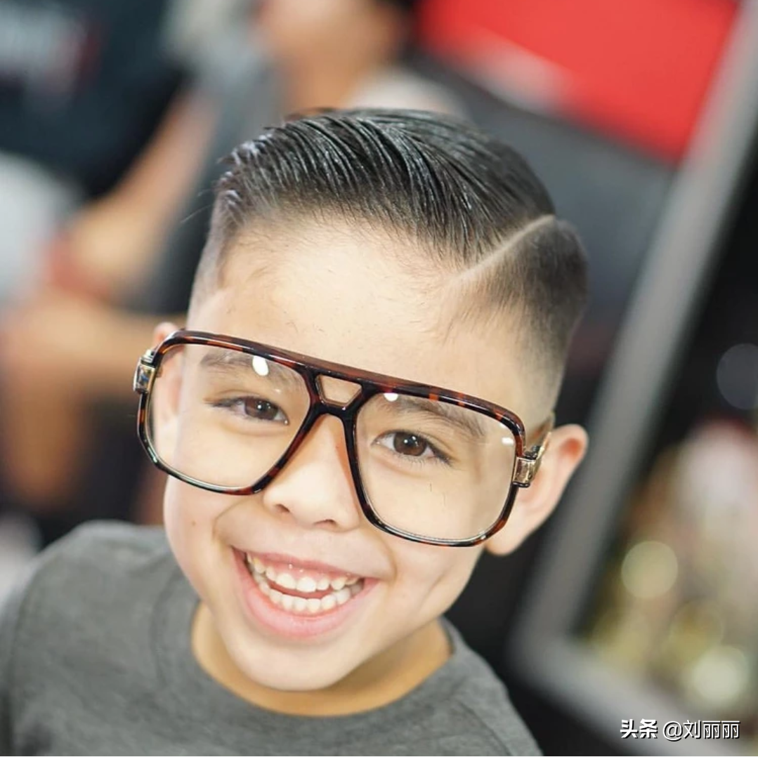 鸡冠头搭配螺栓雕刻,超高回头率,想不帅都难这款发型把中国的太极图都