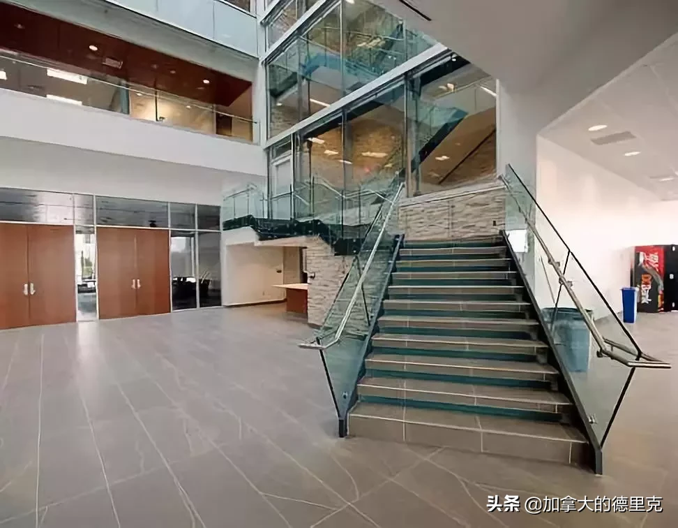 从小城走出的世界100强，培养了4名诺奖得主的麦克马斯特大学