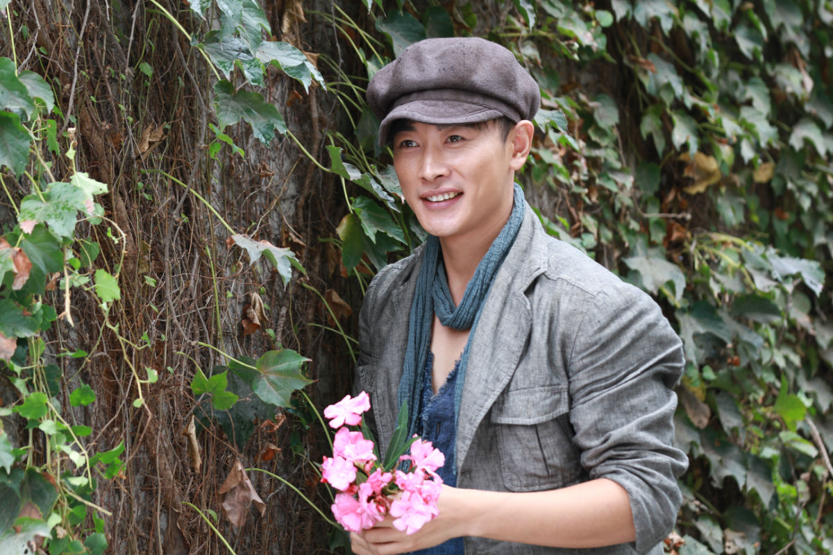 《鹤唳华亭》里罗晋演技的争议，隐藏了罗晋发展选择的无奈