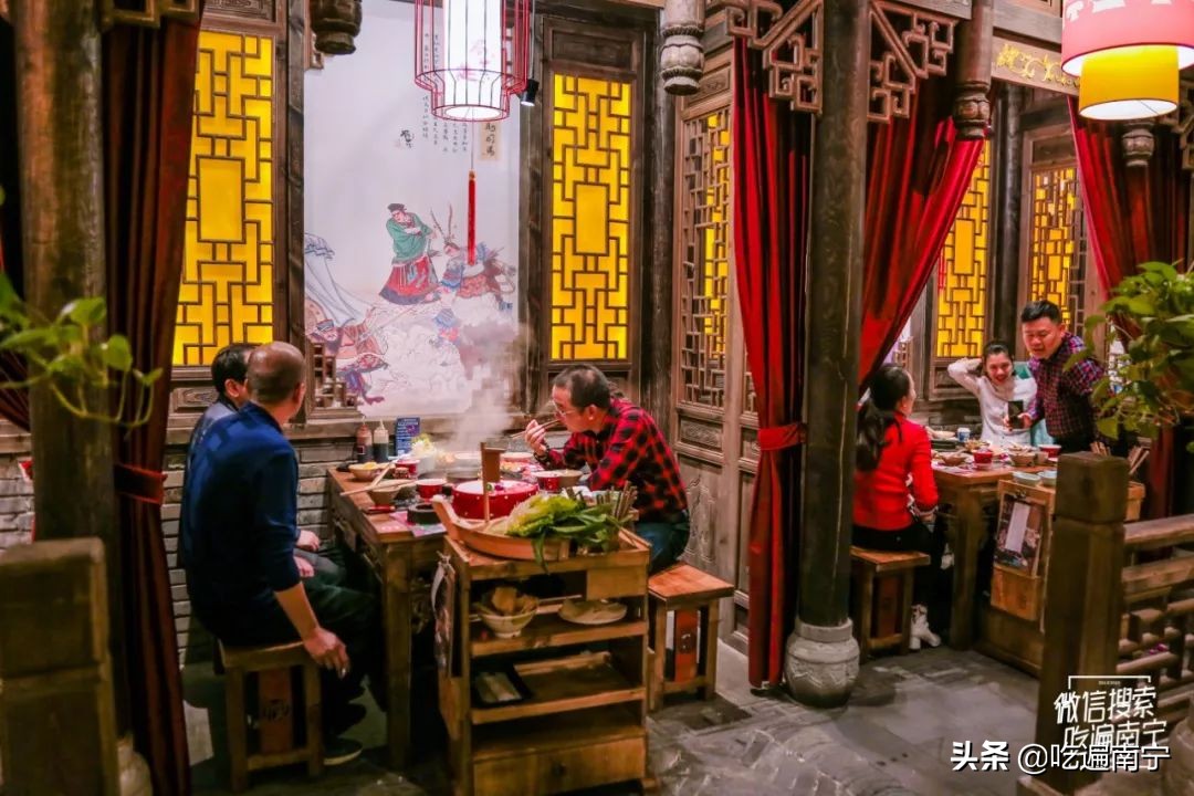 南宁这家武侠风火锅，专吃地道的川味牛油锅