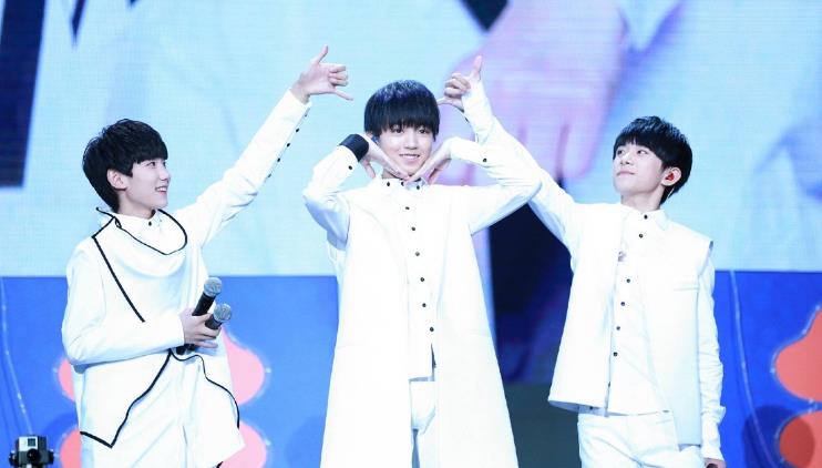 TFBOYS八周年的剪辑合体，为何让四叶草感到如此寒心？