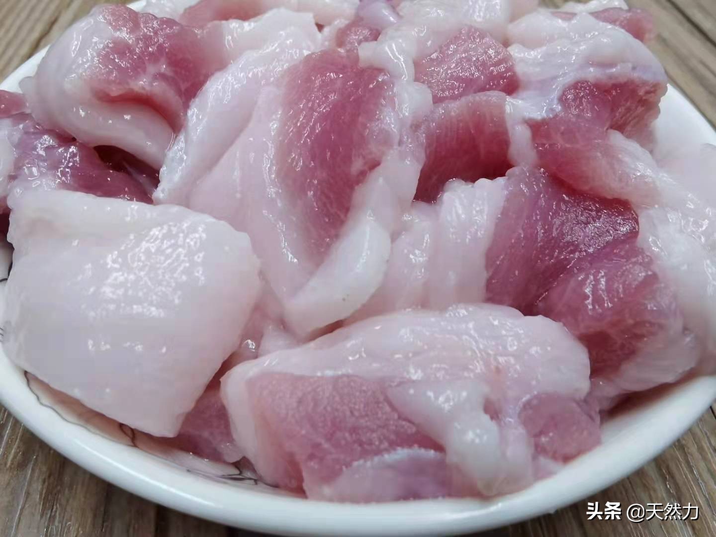 白菜猪肉炒粉条，酒店的做法，家常的味道，简直太美味了