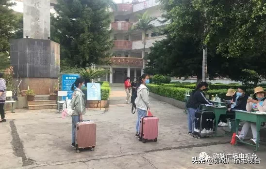 弥勒初三高三开学啦！第一堂课学的是...