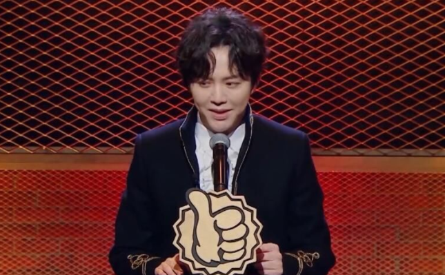 李云迪母校四川音乐学院，迅速摘掉工作室门牌，学生纷纷来打卡