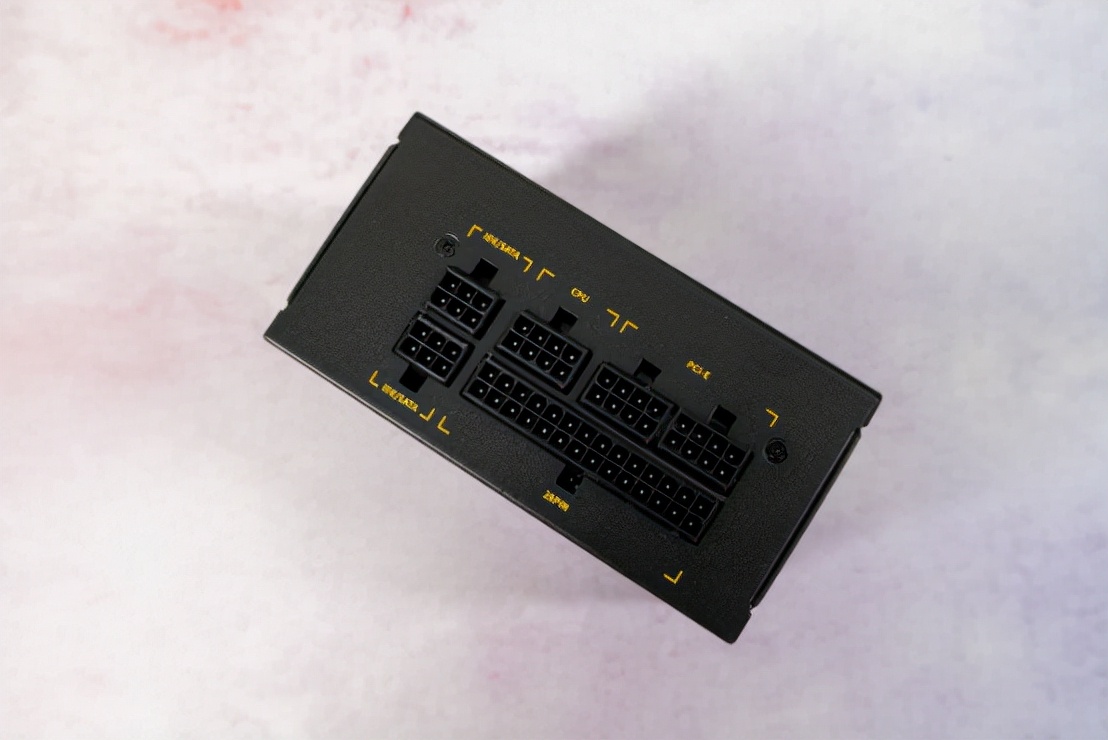 提着走的3A游戏ITX主机，超频三蜂鸟2装机体验