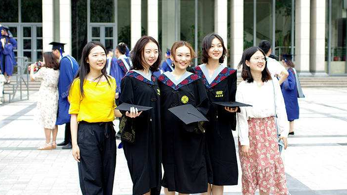 为什么大学要当班干部？不仅是给导员“跑腿”，还有这几点好处