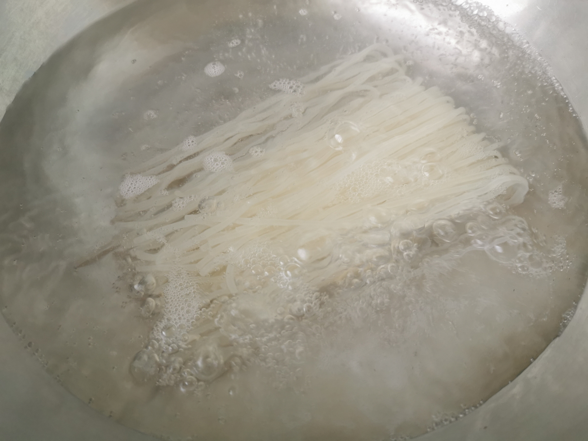 一年漂洋过海500000份的螺蛳粉，为啥那么火？正确做法学会了吗？