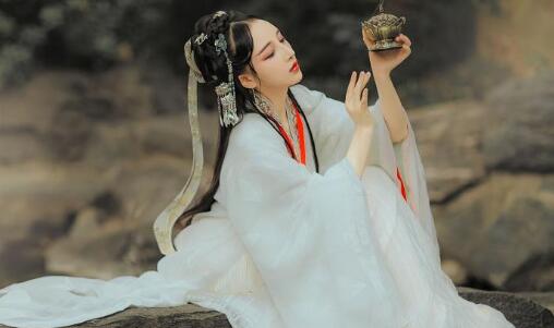 宋代一不知名文人，写下一首经典分手词，看似绝情却饱含深情