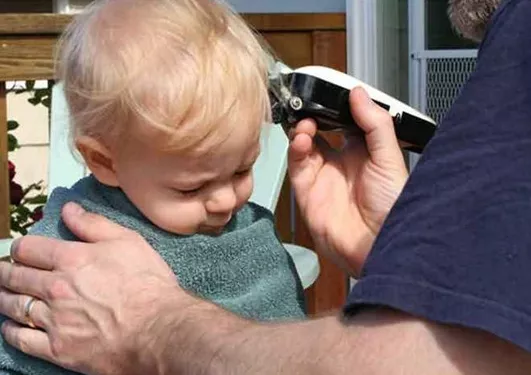 树袋宝宝教你如何选择婴儿理发器！