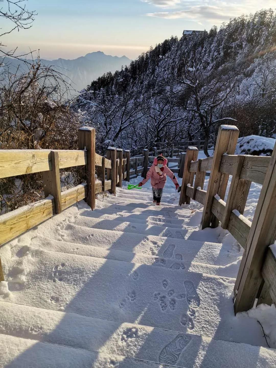 走近杜甫笔下的西岭雪山