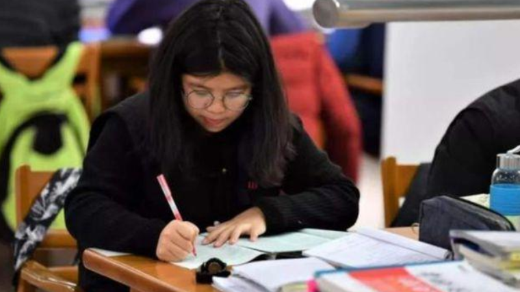 专科生喜迎好消息，事关“专升本”新政策，升本的几率将更大了