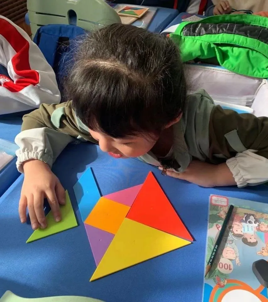 【寓教于乐】敕勒川绿地小学乌兰分校一年级开展玩转七巧板趣味拼搭活动