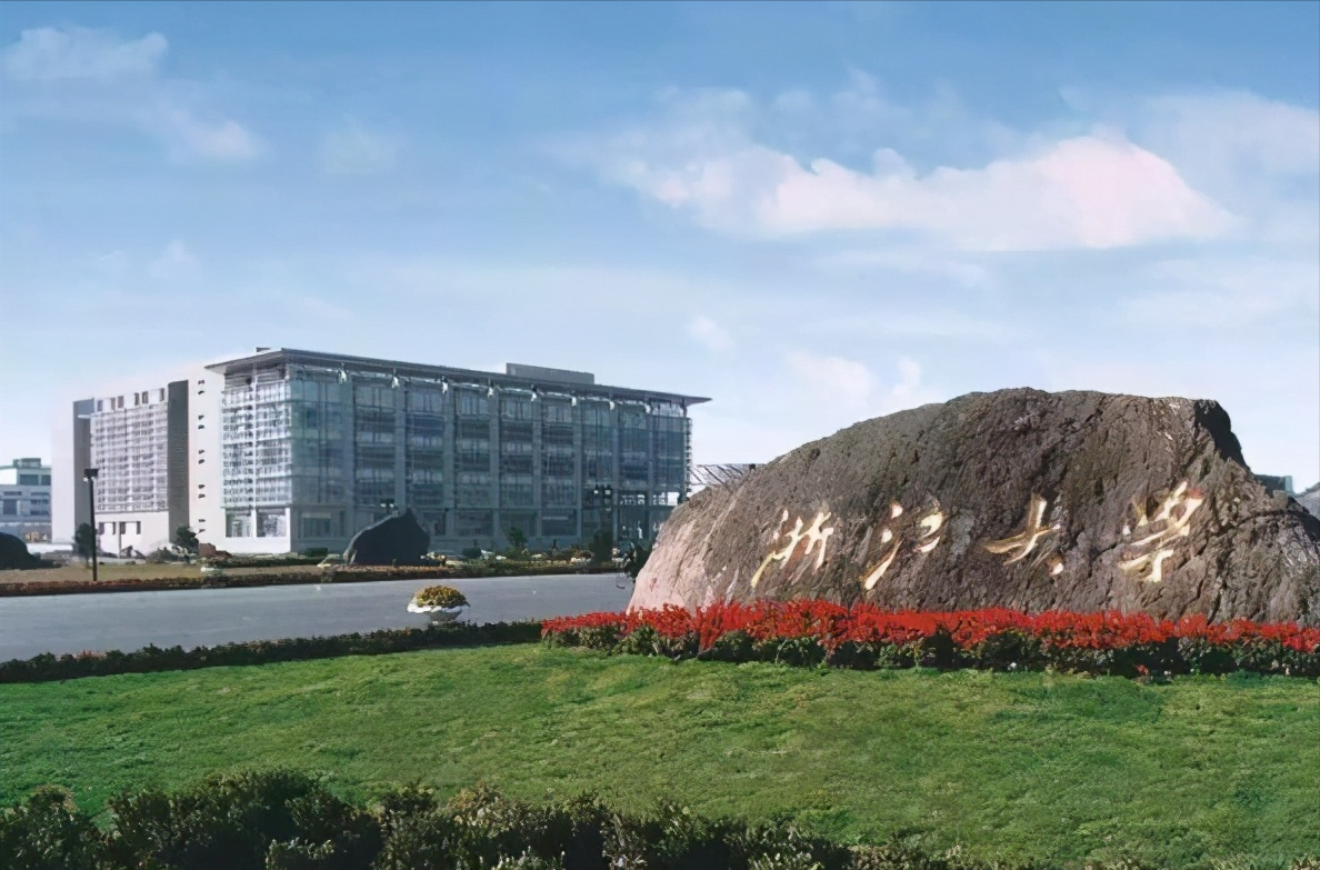 浙江大学发布考研复试名单，最低分399？网友：没了信心