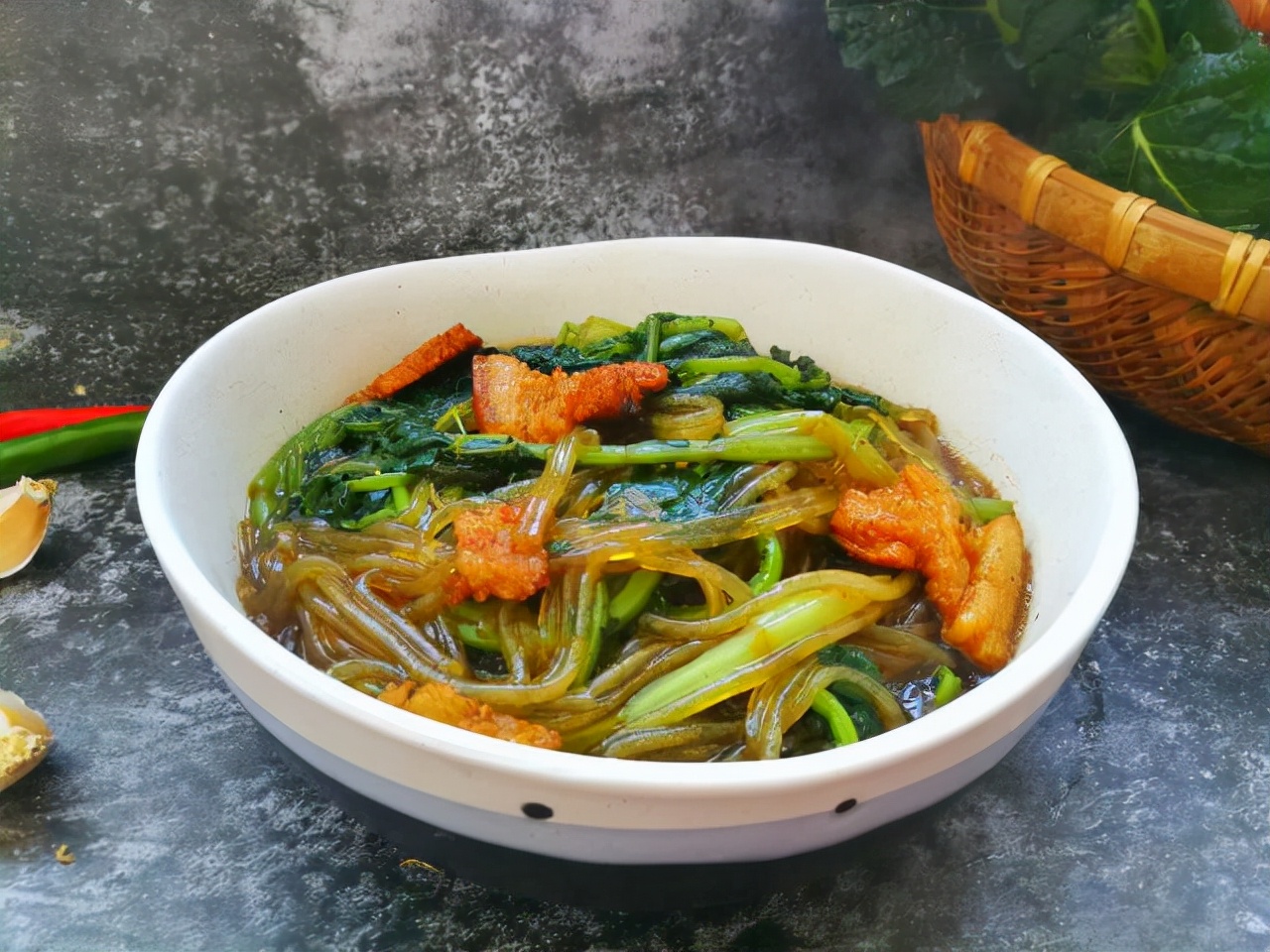 冬季干燥易上火，常吃7种食物，花钱少营养高，润肺生津祛火降燥