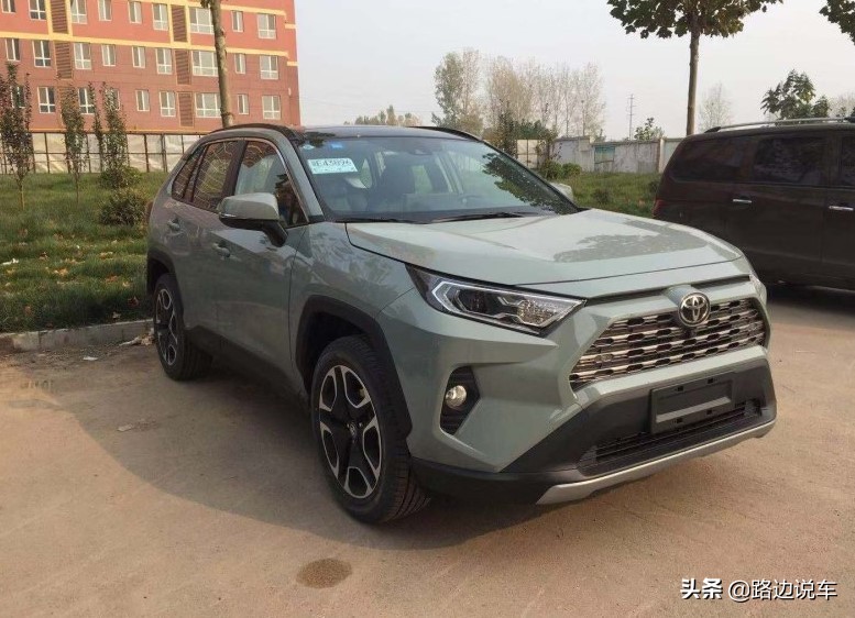 23万买2020款丰田rav4荣放后悔吗?800公里后,车主说了优缺点