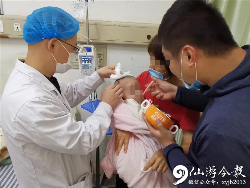 五月龄婴儿坠床,肢体瘫软,连续呕吐,被送往医院后